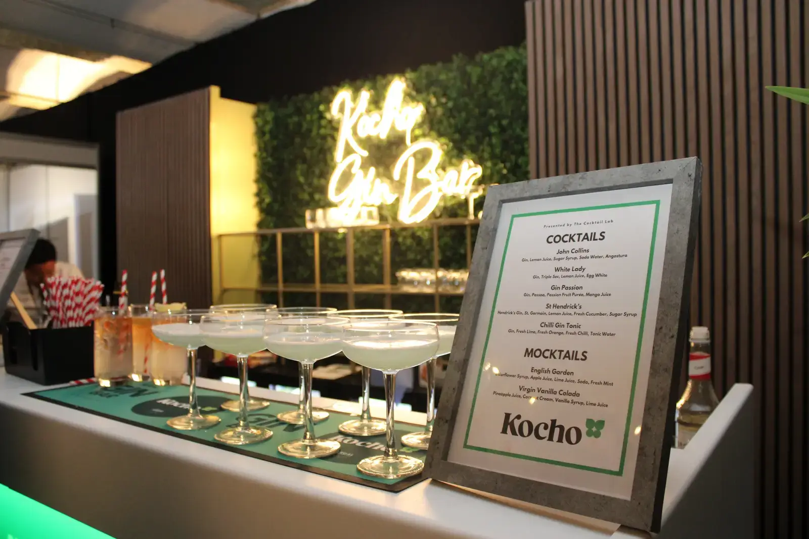 Cocktail bar hire London 5 star reviews customer satisfaction
